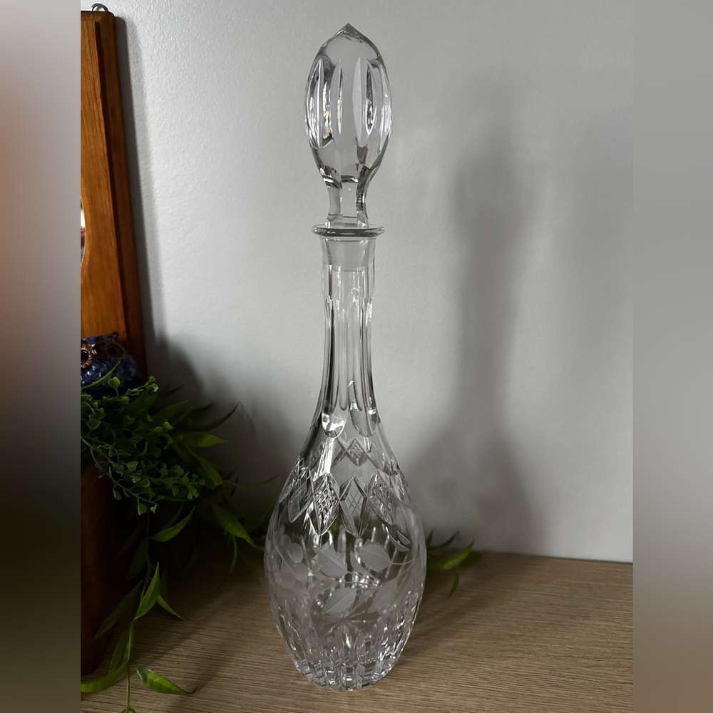 Elegant Clear Crystal Decanter